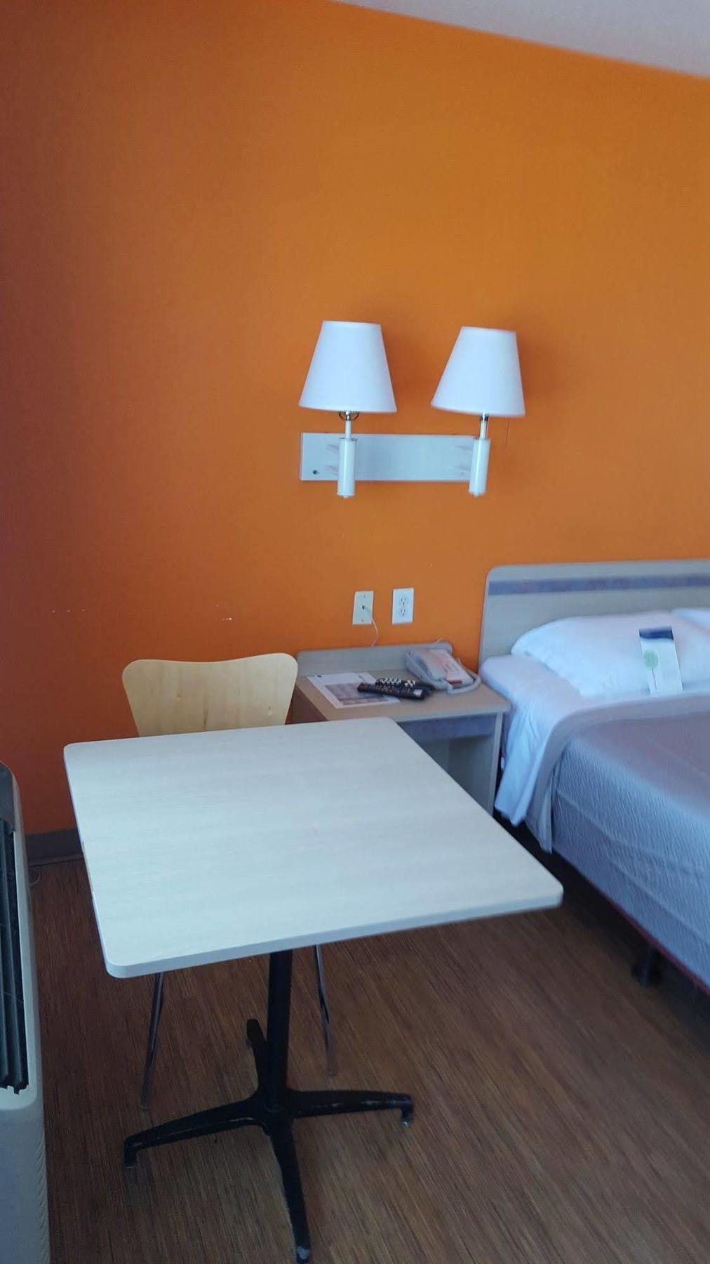 Super 8 By Wyndham Big Spring Hotell Exteriör bild